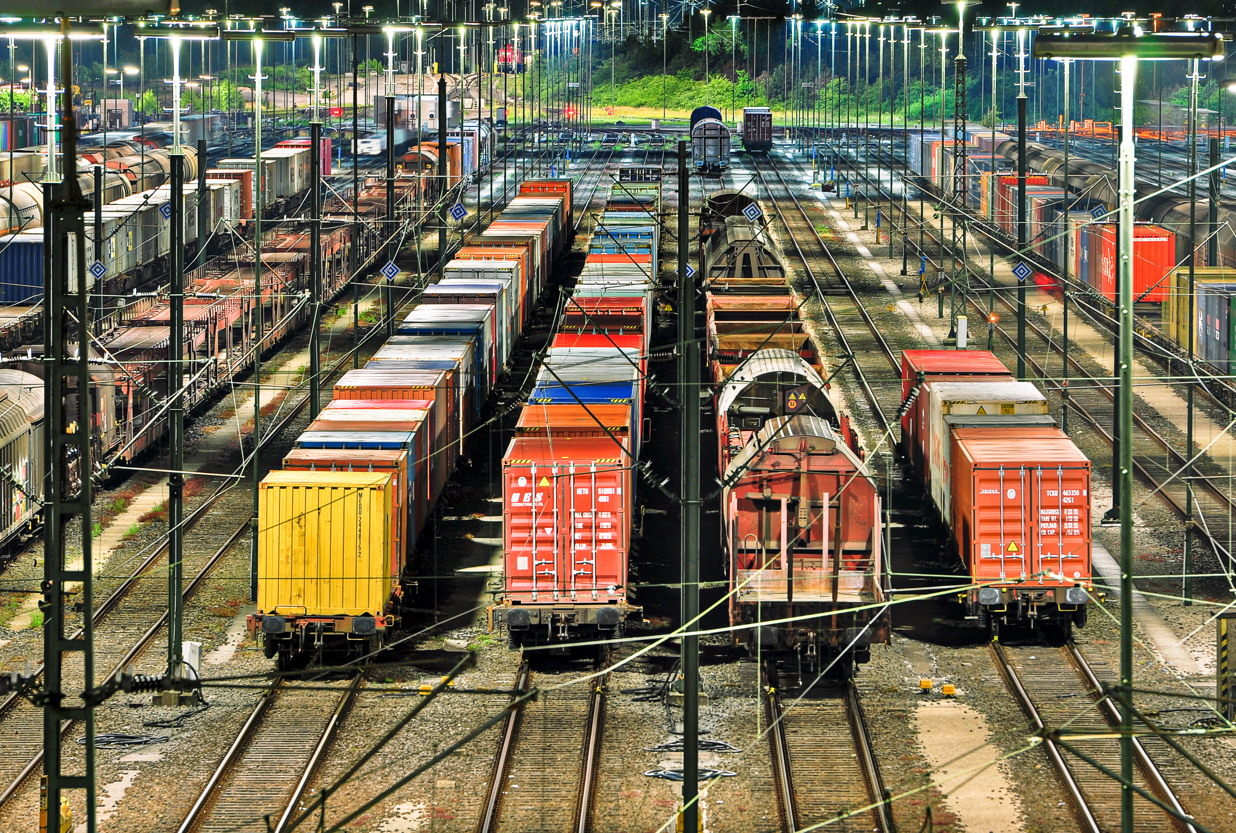 Rangierbahnhof mit Güterzügen (Symbolbild)