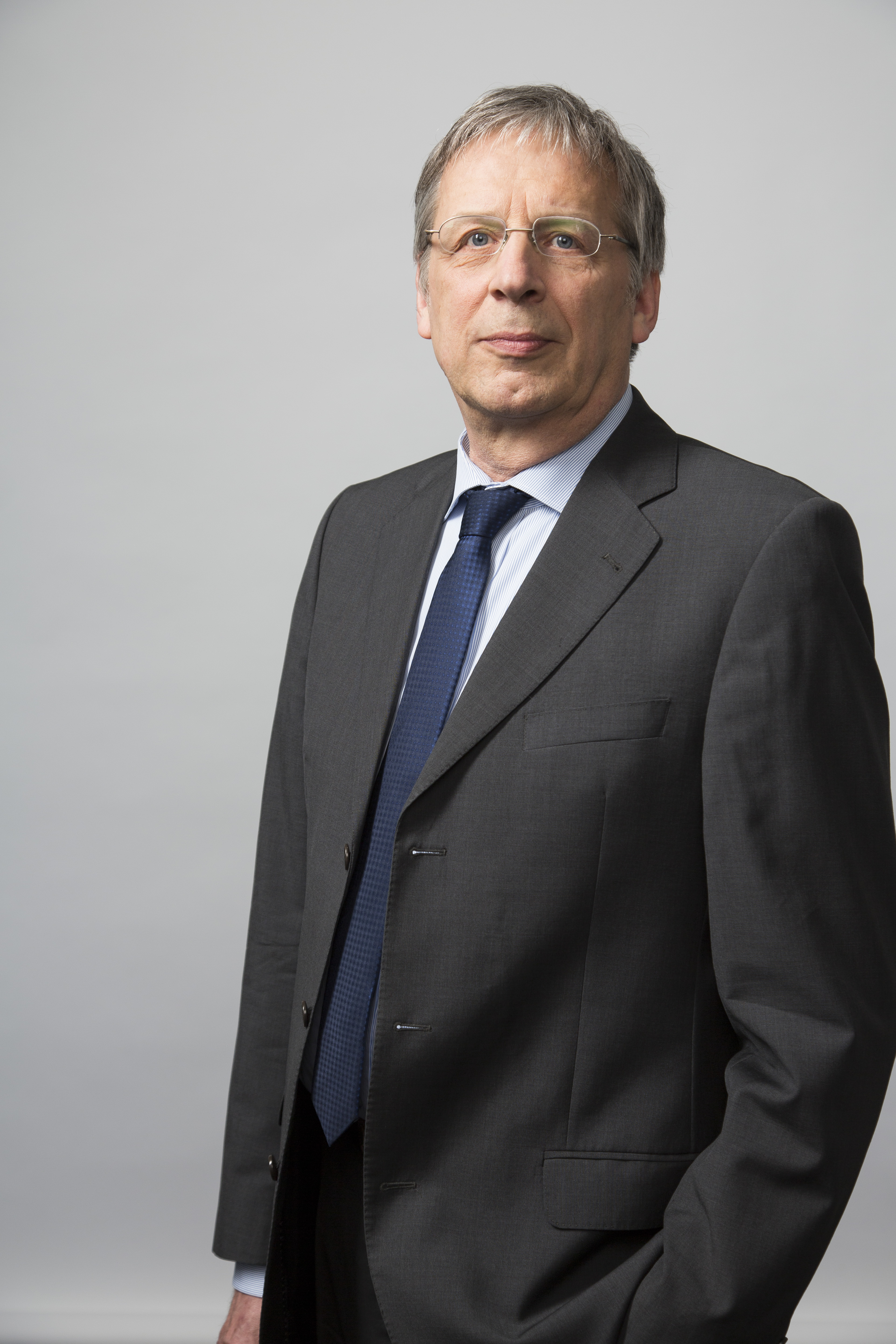 Portraitaufnahme des Regierungsvizepräsidenten Roland Schlapka