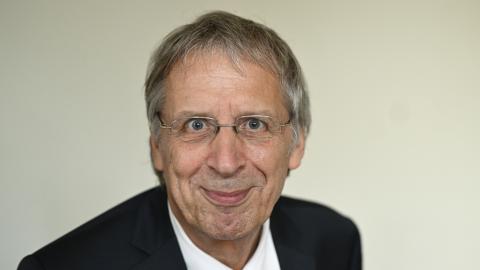 Portraitaufnahme des Regierungsvizepräsidenten Roland Schlapka
