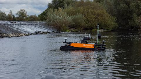 Einsatz autonomer Wasserdrohne auf der Ruhr