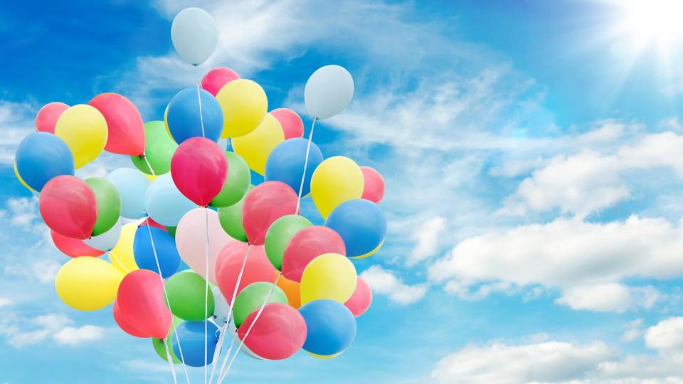Luftballons im Himmel (Symbolbild)