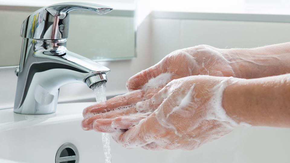 Hände waschen (Symbolbild)