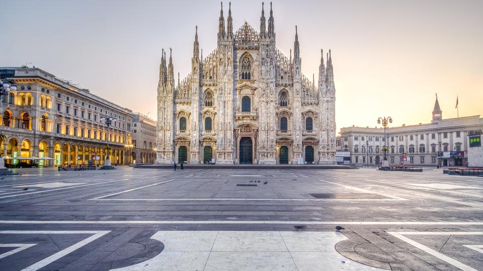 Piazza del Duomo in Mailand © Gentian Polovina - stock.abdobe.com