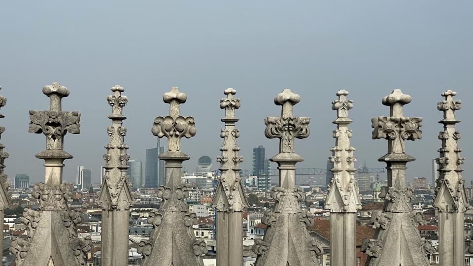 Blick vom Mailänder Dom über die Dächer der Stadt