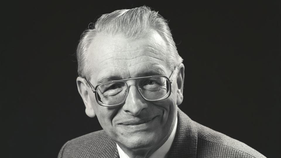 Porträt des Regierungspräsidenten Dr. Hermann Strich
