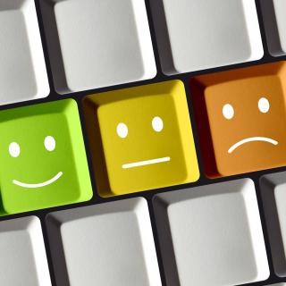 Emoticons auf Tastatur (Symbolbild)