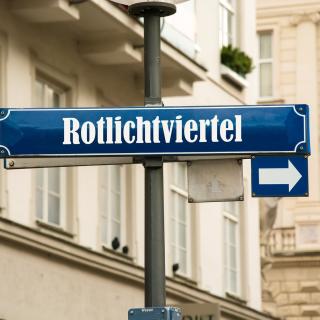 Straßenschild "Rotlichtviertel" (Symbolbild)