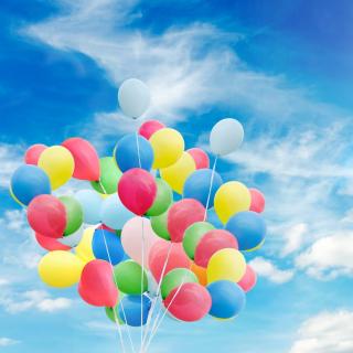 Luftballons im Himmel (Symbolbild)