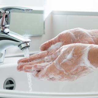 Hände waschen (Symbolbild)