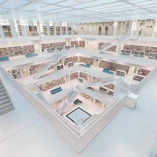 Moderne Bibliothek (Symbolbild)