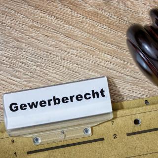 Ordner "Gewerberecht" (Symbolbild)