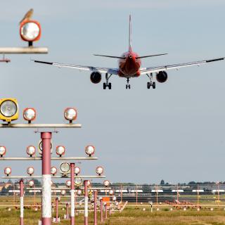 Flugzeug beim Start (Symbolbild)