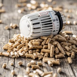 Heizen mit Holzpellets, Heizöl und Flüssiggas (Symbolbild)