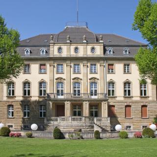 Gartenansicht des Schlösschens der Bezirksregierung Düsseldorf